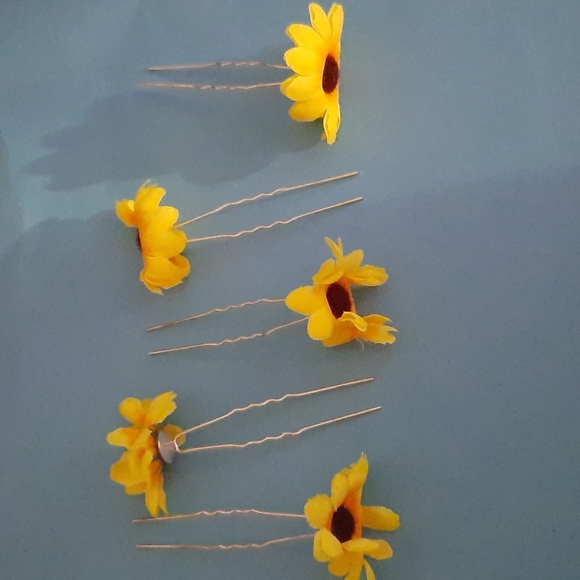 5 Sunflower 🌻 Hairpins - Picture 5 of 5